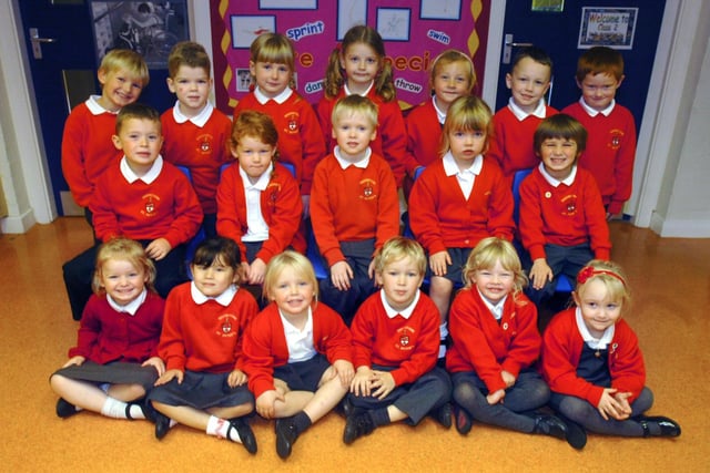 Simonstone St Peter's CE Primary School Reception Class. 2010.