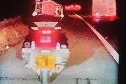This frustrated and impatient rider on M55 decided to undertake a unmarked police vehicle.
The driver was stopped and reported for due care and attention.
