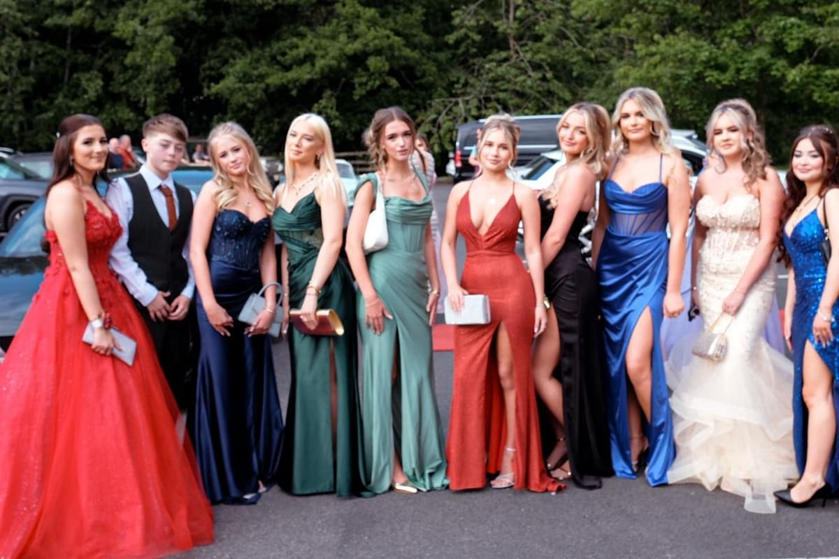 Hs Prom Flash In pictures: Fisher More High School’s unforgettable prom night