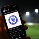 LUTON, ENGLAND - MARCH 02: A detailed view of a mobile phone which displays a club statement from Roman Abramovich prior to the Emirates FA Cup Fifth Round match between Luton Town and Chelsea at Kenilworth Road on March 02, 2022 in Luton, England. (Photo by Michael Regan/Getty Images)