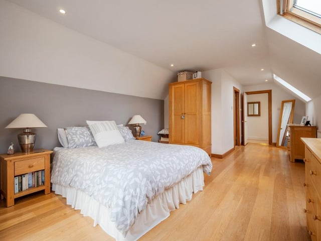 Principal bedroom.