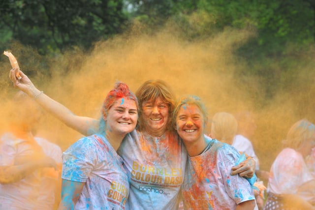 Pendleside Hospice fundraisers at Burnley Colour Dash. Credit: Jools Abel.