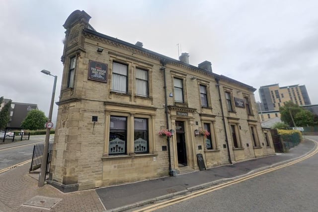 CAMRA said: "An award-winning true free house with a large open plan bar that has a log burner and a small snug to one side. It offers mainly microbrewery beers alongside a changing real cider."