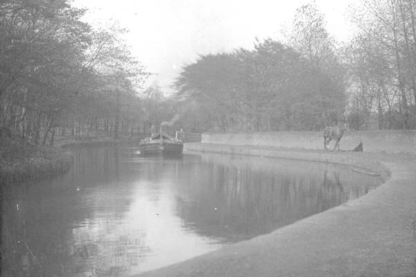 Leeds Liverpool Canal c1880. Credit: Lancashire County Council