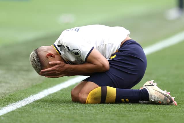 LONDON, ENGLAND - APRIL 03: Richarlison of Everton goes down after a clash during the Premier League match between West Ham United and Everton at London Stadium on April 03, 2022 in London, England. (Photo by Alex Pantling/Getty Images)