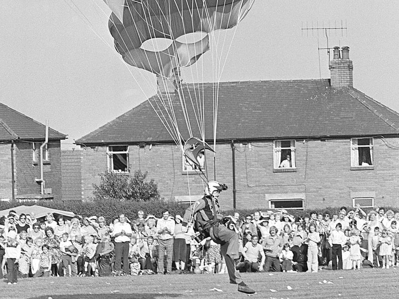 Another from the 1980 Woodhouse Carnival  - do you remember watching this?