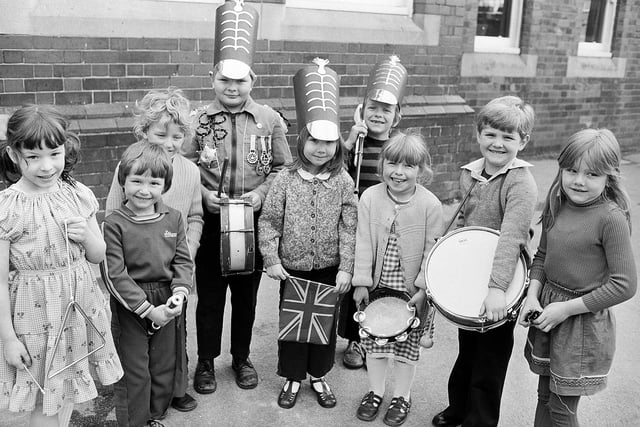 Robin Hood School's concert in 1980 - do you recognise anyone here?