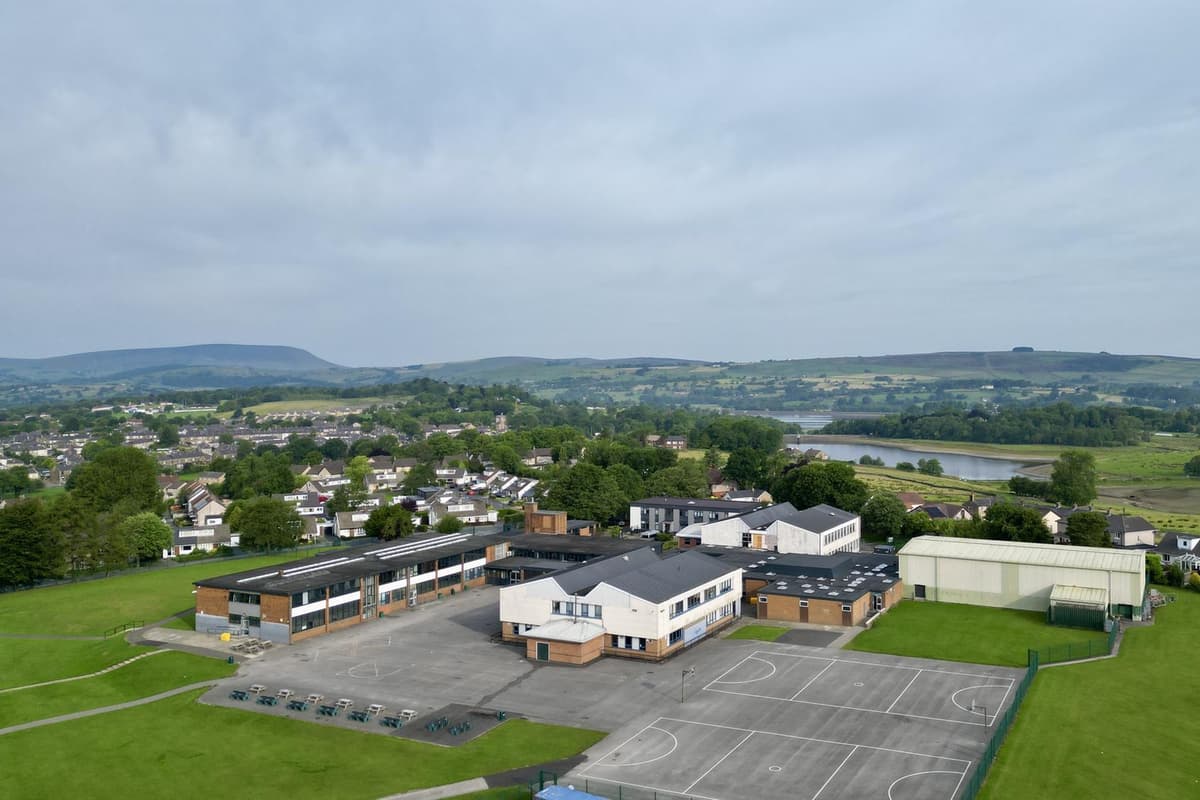 Colne Park High School and Apex Collaborative Trust acknowledges ...