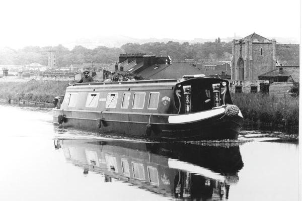 Canal cruising, Burnley 1979. Credit: Lancashire County Council