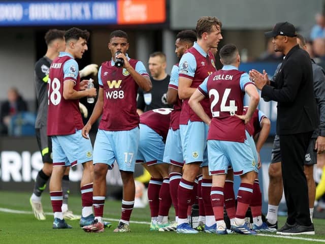 BURNLEY, ENGLAND - OCTOBER 07: Vincent Kompany, Manager of Burnley, gives their team instructions during the Premier League match between Burnley FC and Chelsea FC at Turf Moor on October 07, 2023 in Burnley, England. (Photo by Matt McNulty/Getty Images)