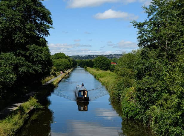 Straight Mile on the Leeds and Liverpool Canal, Burnley. Photo: Kelvin Stuttard