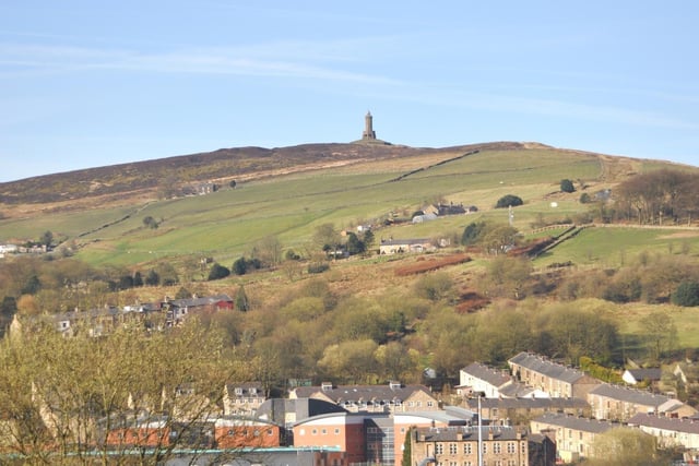 This West Pennine Moors Trail circular walk takes in some fantastic views of the surrounding countryside from Darwen Moors