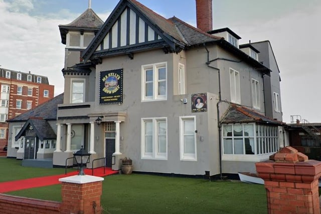 Ma Kelly's Showboat and Uncle Tom's Sports Bar at 44-46 Queen's Promenade, Blackpool, has a Google reviews rating of 4.2 out of 5