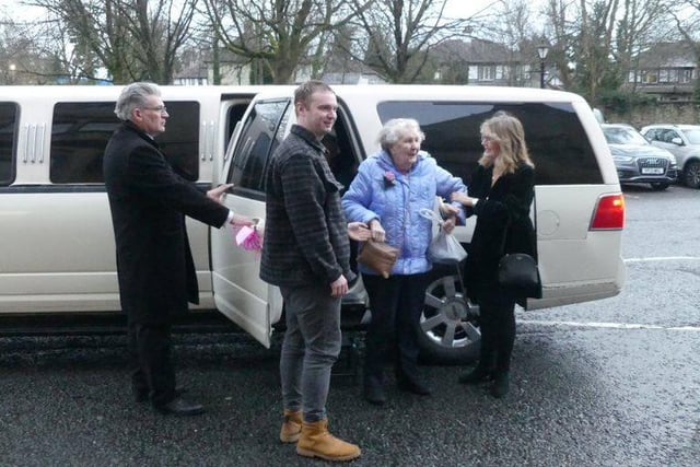 Mrs Joan Draycott enjoyed a limousine tour of sentimental locations in Burnley for her 90th birthday