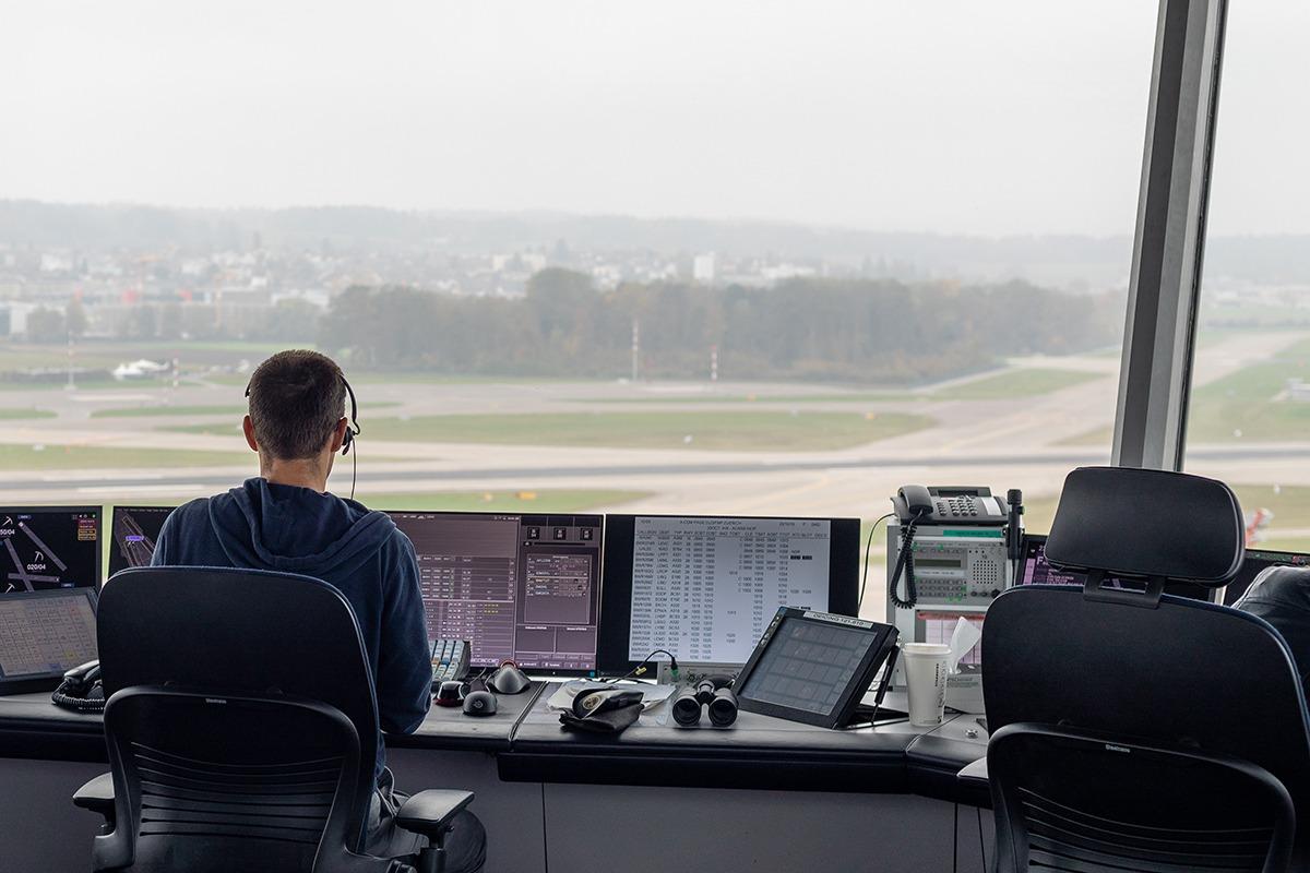 Here are 10 jobs that do not require a degree as students receive A ...