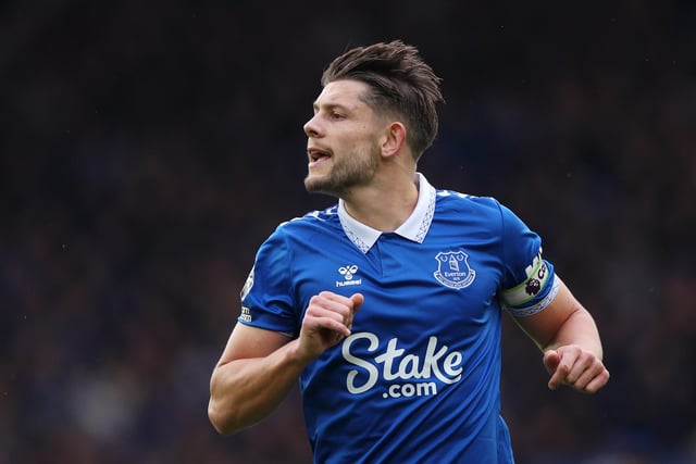 Everton made it three victories and three clean sheets in a row with Saturday’s 1-0 win over Brentford at Goodison Park, and crucial to that defensive effort was James Tarkowski, who earns a place in a third successive Team of the Week. The 31-year-old centre-back won a total of seven aerial duels and made a whopping 11 clearances.
