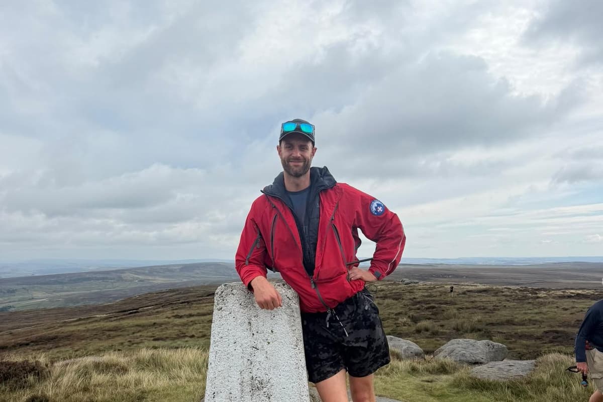 Rossendale und Pendle Bergretter nehmen alle 214 Wainwrights im Lake ...