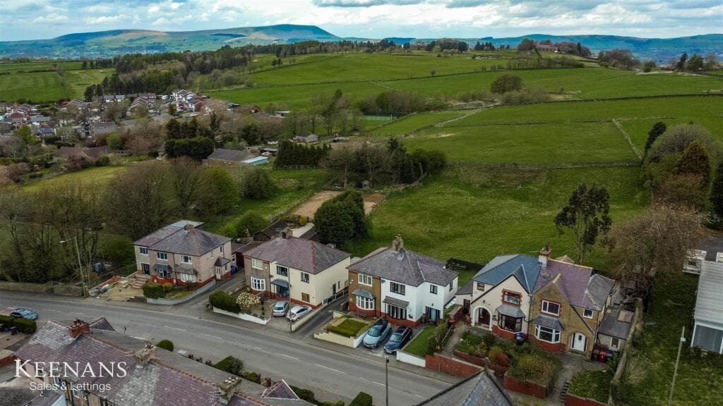 Briercliffe For sale: three-bedroom semi-detached home in Briercliffe, Burnley