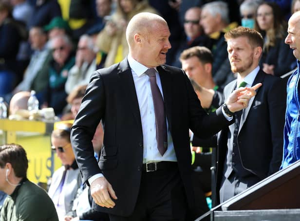 NORWICH, ENGLAND - APRIL 10: Sean Dyche, Manager of Burnley reacts  prior to the Premier League match between Norwich City and Burnley at Carrow Road on April 10, 2022 in Norwich, England. (Photo by Stephen Pond/Getty Images)
