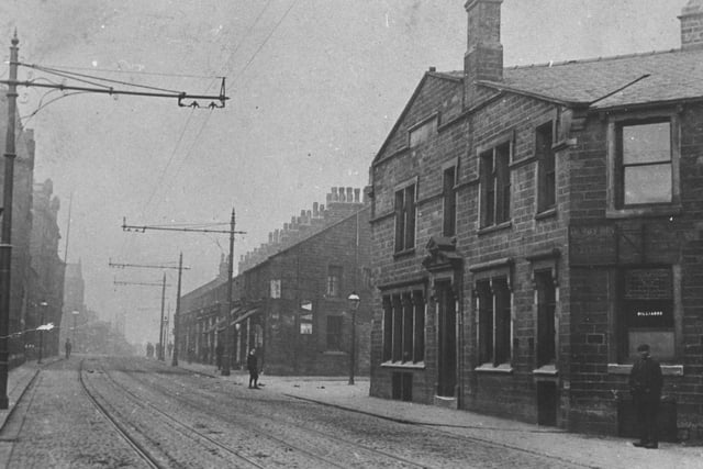 Derby Inn, 162 Colne Road, Burnley (1904). Credit: Lancashire County Council