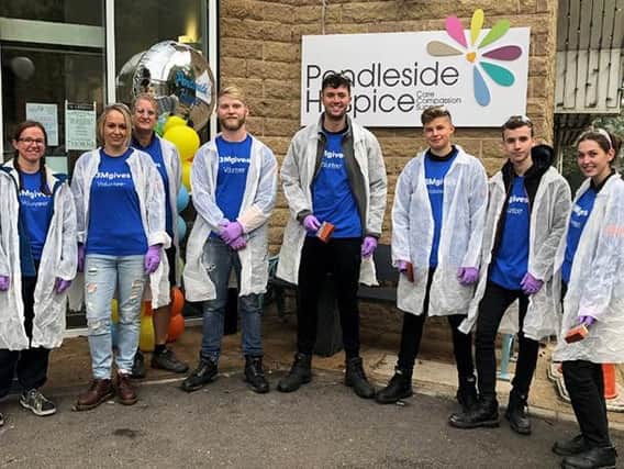 The 3M volunteers at Pendleside Hospice.