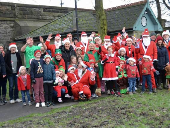 Runners of all ages taking part in the 2017 Burnley Santa Stroll