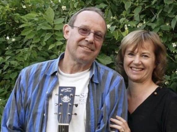 Dave Kelly (The Blues Band) and Christine Collister (Richard Thompson) will join forces for a blues and folk gig in Barlick. (s)