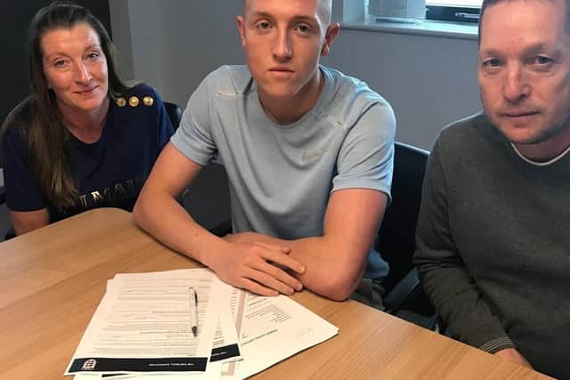 Joel Senior signs on