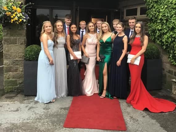 Year 11 leavers from Oakhill College