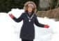 Anne Munro tries to get through the snowfrift. (s)