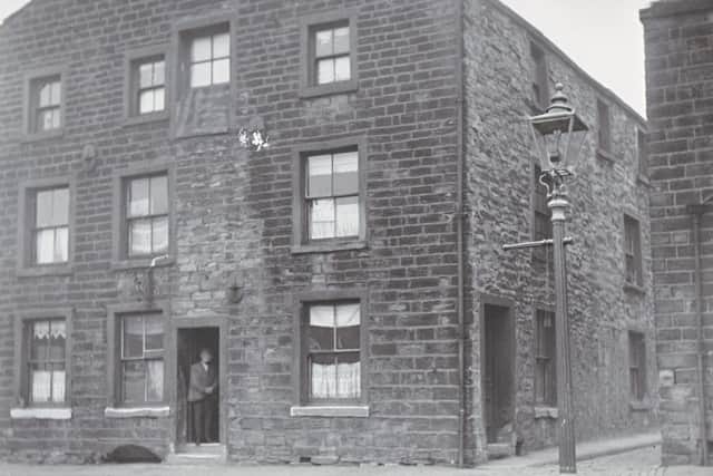 LODGING: 9 Roper Street, described as a lodging house in 1930. Formerly it was the Brittania Beer House. (S)