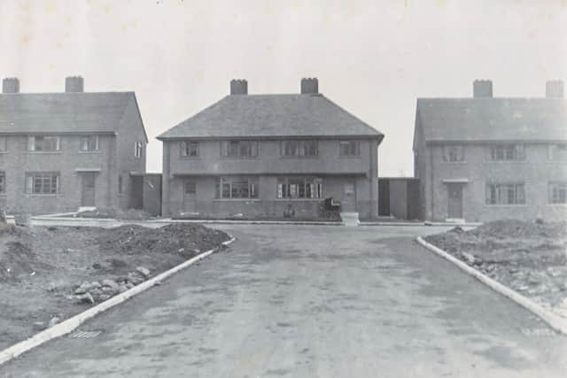 The Eastern Avenue Estate which was built in the late 1940s and early 1950s. The houses in the middle are either 60 and 62 or 118 and 120 Leamington Avenue.