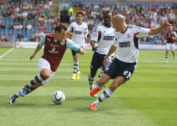 Ross Wallace on the charge.