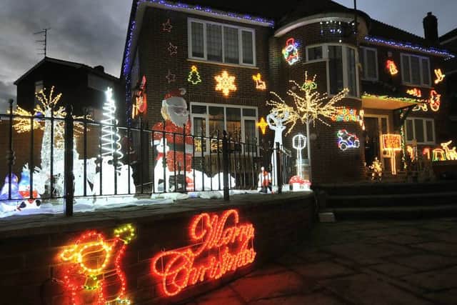 Scarborough Christmas lights . Burniston  Road.pic Richard Ponter 145116b
