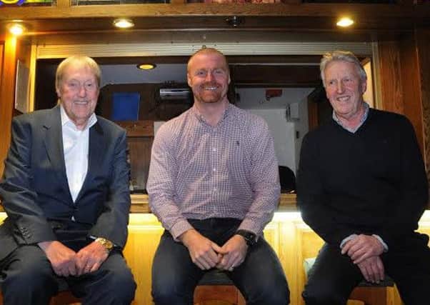 Nelson club captain Ian Brennan with Sean Dyche and Barry Kilby at the 19th hole at Nelson (s).