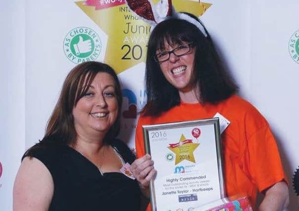 Janette Taylor receives one of Hartbeeps three awards (s)