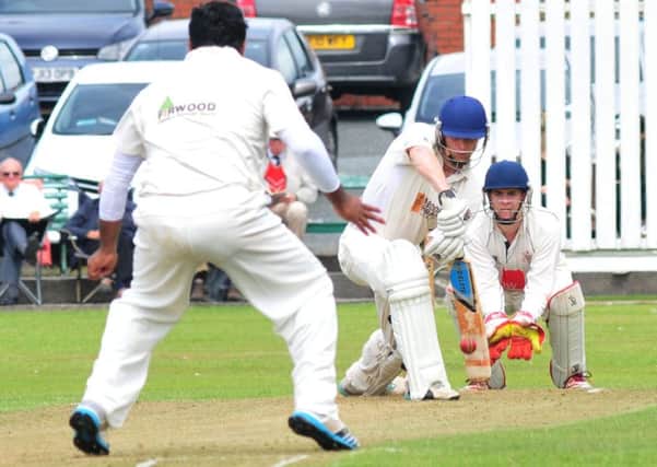 Photo: David Hurst
Worsley Cup Final between Nelson CC V Burnley CC at Nelson Cricket Club.
Nelson's wicket keeper Russell Bradley and Professional, Qaiser Abbas close in on Burnley's Chris Holt